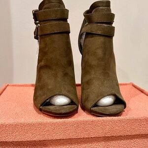 Shoe Dazzle Olive Peep-Toe Ankle Booties